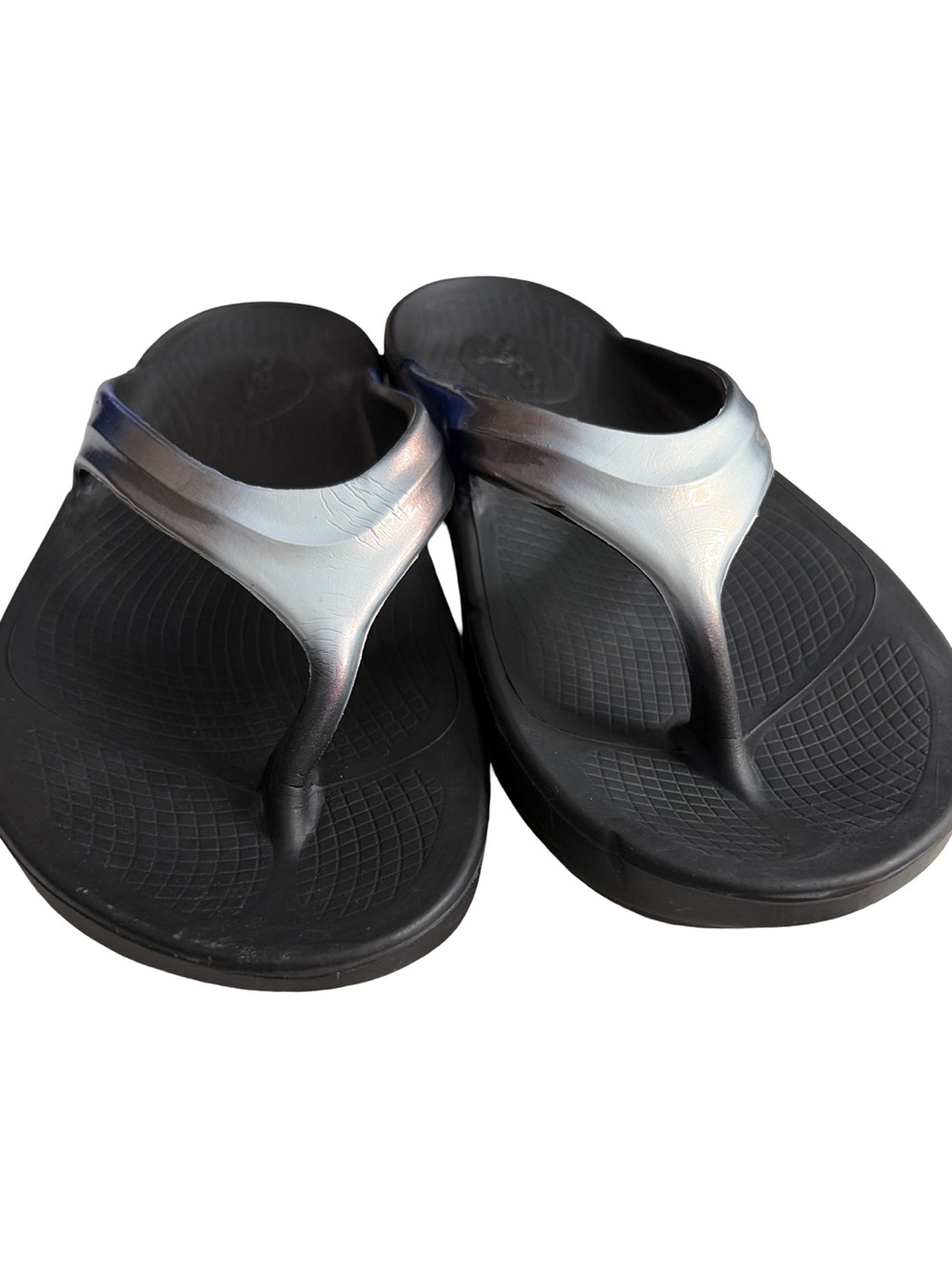 Oofos Oolala Luxe Recovery Black Flip Flops with Iridescent Straps - Picture 2 of 12
